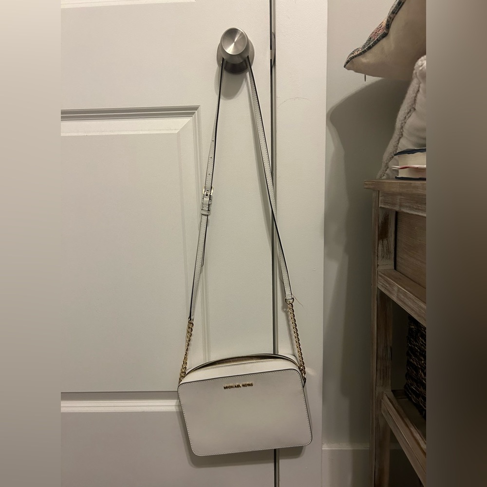 White Michael Kors shoulder/cross body bag